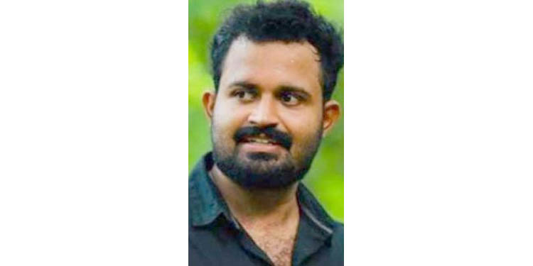 ഷാര്ജയില് മരിച്ച നിധിന് ചന്ദ്രന്റെ മൃതദേഹം സംസ്കരിച്ചു ഷാര്ജയില് മരിച്ച നിധിന് ചന്ദ്രന്റെ മൃതദേഹം സംസ്കരിച്ചു
