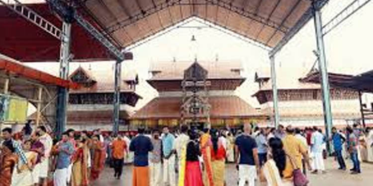 കോവിഡ് ബാധിച്ച ബ്യൂട്ടീഷ്യന് വധുവിനെ ഒരുക്കി ; ആശങ്കയില് ഗുരുവായൂര് ക്ഷേത്രം അധികൃതര് കോവിഡ് ബാധിച്ച ബ്യൂട്ടീഷ്യന് വധുവിനെ ഒരുക്കി ; ആശങ്കയില് ഗുരുവായൂര് ക്ഷേത്രം അധികൃതര്