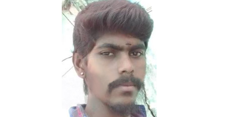 ജീവനുള്ള മീനിനെ വിഴുങ്ങാന് ശ്രമിച്ച 22കാരനു ദാരുണാന്ത്യം ജീവനുള്ള മീനിനെ വിഴുങ്ങാന് ശ്രമിച്ച 22കാരനു ദാരുണാന്ത്യം