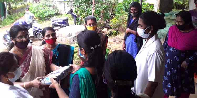 നഴ്സുമാർക്ക് ഐക്യദാർഢ്യവുമായി എൻ.എഫ്.ഐ.ഡബ്ല്യു നഴ്സുമാർക്ക് ഐക്യദാർഢ്യവുമായി എൻ.എഫ്.ഐ.ഡബ്ല്യു