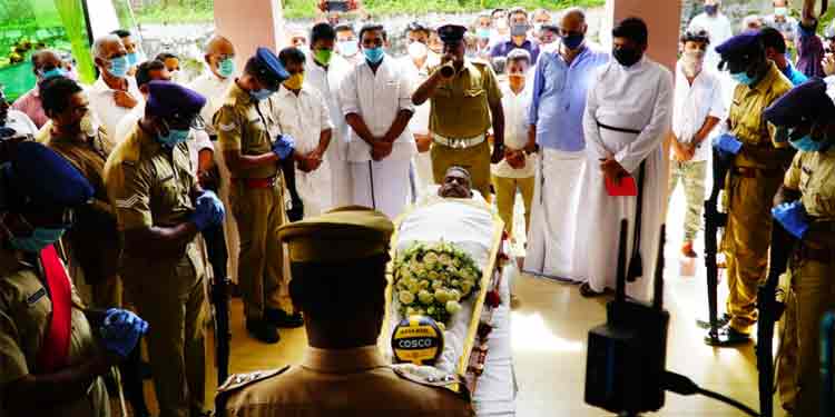 ഡാനിക്കുട്ടി ഡേവിഡിന്റെ സംസ്കാര ചടങ്ങുകൾ ഔദ്യോഗിക ബഹുമതികളോടെ നടന്നു ഡാനിക്കുട്ടി ഡേവിഡിന്റെ സംസ്കാര ചടങ്ങുകൾ ഔദ്യോഗിക ബഹുമതികളോടെ നടന്നു