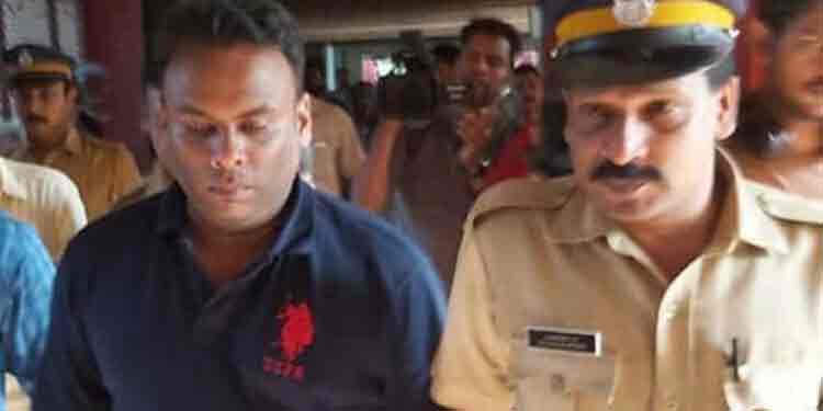 73 ലക്ഷം രൂപയുടെ പ്രളയ ഫണ്ട് തട്ടിപ്പ് ; മുഖ്യപ്രതി കളക്ടറേറ്റ് ജീവനക്കാരന് വിഷ്ണു പ്രസാദിന്റെ സ്വത്ത് കണ്ടുകെട്ടി 73 ലക്ഷം രൂപയുടെ പ്രളയ ഫണ്ട് തട്ടിപ്പ് ; മുഖ്യപ്രതി കളക്ടറേറ്റ് ജീവനക്കാരന് വിഷ്ണു പ്രസാദിന്റെ സ്വത്ത് കണ്ടുകെട്ടി