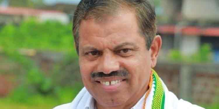 തൃക്കരിപ്പൂരിൽ കോടികൾ വിലമതിക്കുന്ന വഖഫ് ഭൂമി എംഎൽഎ അധ്യക്ഷനായ ട്രസ്റ്റിന് വിറ്റതായി പരാതി തൃക്കരിപ്പൂരിൽ കോടികൾ വിലമതിക്കുന്ന വഖഫ് ഭൂമി എംഎൽഎ അധ്യക്ഷനായ ട്രസ്റ്റിന് വിറ്റതായി പരാതി