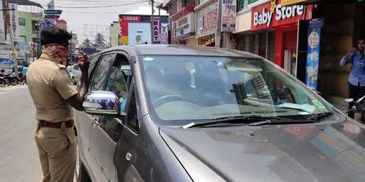 സംസ്ഥാനത്ത് ഇന്ന് സമ്പൂർണ ലോക്ക് ഡൗണ് ; കനത്ത ജാഗ്രത സംസ്ഥാനത്ത് ഇന്ന് സമ്പൂർണ ലോക്ക് ഡൗണ് ; കനത്ത ജാഗ്രത