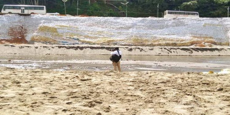 പമ്പയില് നിന്ന് മണല് കടത്ത് ; വനംവകുപ്പ് സെക്രട്ടറി വിലക്കി പമ്പയില് നിന്ന് മണല് കടത്ത് ; വനംവകുപ്പ് സെക്രട്ടറി വിലക്കി