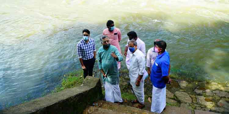 പന്തളം ശ്രീ ധര്മ്മശാസ്താ ക്ഷേത്രത്തിന്റെ കടവ് ഗാബിയണ് വാള് ഉപയോഗിച്ച് സംരക്ഷണഭിത്തി കെട്ടും : ജില്ലാ കളക്ടര് പന്തളം ശ്രീ ധര്മ്മശാസ്താ ക്ഷേത്രത്തിന്റെ കടവ് ഗാബിയണ് വാള് ഉപയോഗിച്ച് സംരക്ഷണഭിത്തി കെട്ടും : ജില്ലാ കളക്ടര്