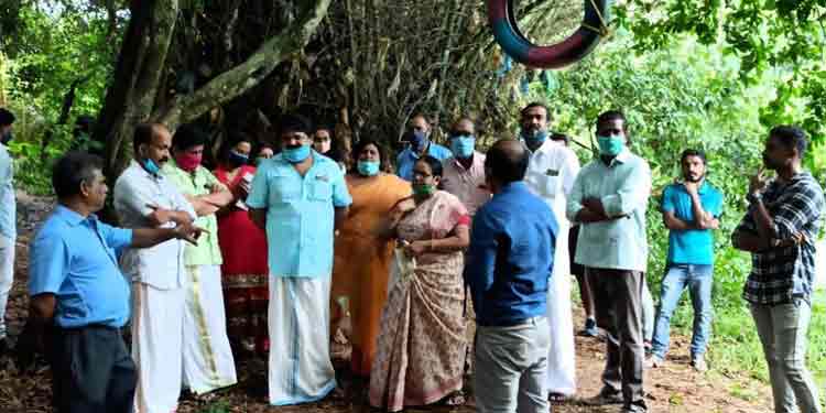 കോമളം പാലത്തോടു ചേര്ന്ന് പുഴയോര വന സംരക്ഷണ പദ്ധതിയും പ്രകൃതി സൗഹൃദ കായിക പരിശീലന കേന്ദ്രവും വരുന്നു കോമളം പാലത്തോടു ചേര്ന്ന് പുഴയോര വന സംരക്ഷണ പദ്ധതിയും പ്രകൃതി സൗഹൃദ കായിക പരിശീലന കേന്ദ്രവും വരുന്നു