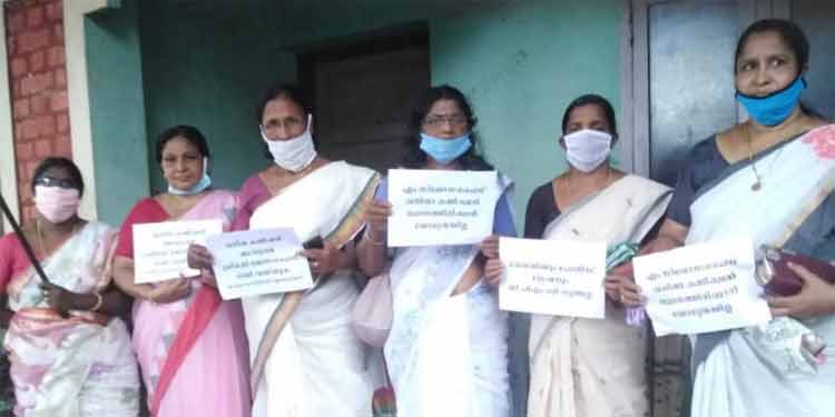 എം.സി. ജോസഫൈൻ രാജിവെയ്ക്കണമെന്ന് മഹിള കോൺഗ്രസ്സ് എം.സി. ജോസഫൈൻ രാജിവെയ്ക്കണമെന്ന് മഹിള കോൺഗ്രസ്സ്