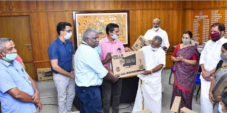 ഓണ്ലൈന് പഠനം : നിര്ധന വിദ്യാര്ഥികള്ക്ക് 117 ടെലിവിഷനുകളുമായി ജില്ലാ വ്യവസായ വകുപ്പ് ഓണ്ലൈന് പഠനം : നിര്ധന വിദ്യാര്ഥികള്ക്ക് 117 ടെലിവിഷനുകളുമായി ജില്ലാ വ്യവസായ വകുപ്പ്