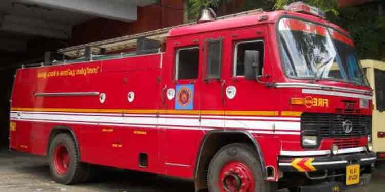 അഗ്നിശമനസേനയിലെ ഉദ്യോഗസ്ഥന് കൊറോണ : മലപ്പുറത്ത് 50 ഓളം ഉദ്യോഗസ്ഥര് നിരീക്ഷണത്തില് അഗ്നിശമനസേനയിലെ ഉദ്യോഗസ്ഥന് കൊറോണ : മലപ്പുറത്ത് 50 ഓളം ഉദ്യോഗസ്ഥര് നിരീക്ഷണത്തില്