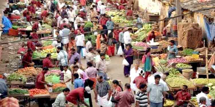 തിരുവനന്തപുരം നഗരത്തിൽ ഇന്നുമുതല് കർശന നിയന്ത്രണങ്ങൾ ; ചാല , പാളയം മാർക്കറ്റിൽ പകുതി കടകള് മാത്രം തിരുവനന്തപുരം നഗരത്തിൽ ഇന്നുമുതല് കർശന നിയന്ത്രണങ്ങൾ ; ചാല , പാളയം മാർക്കറ്റിൽ പകുതി കടകള് മാത്രം