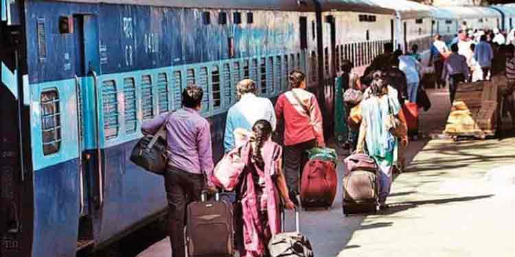 സംസ്ഥാനത്ത് കൊവിഡ് വ്യാപനം : റെയില്വേ സ്റ്റേഷനുകളിലെ പോലിസ് സംവിധാനത്തിന്റെ ചുമതല ഐ.ജിമാര്ക്ക് നല്കി സംസ്ഥാനത്ത് കൊവിഡ് വ്യാപനം : റെയില്വേ സ്റ്റേഷനുകളിലെ പോലിസ് സംവിധാനത്തിന്റെ ചുമതല ഐ.ജിമാര്ക്ക് നല്കി
