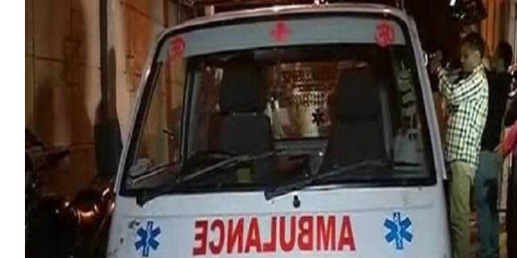 ആംബുലന്സ് എത്താന് വൈകി : കോവിഡ് ബാധയെ തുടര്ന്ന് ശ്വാസതടസ്സം അനുഭവപ്പെട്ടയാള് മരിച്ചു ആംബുലന്സ് എത്താന് വൈകി : കോവിഡ് ബാധയെ തുടര്ന്ന് ശ്വാസതടസ്സം അനുഭവപ്പെട്ടയാള് മരിച്ചു