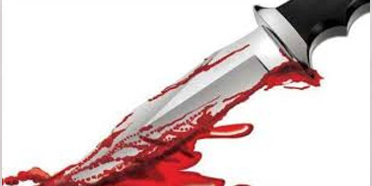 വീട്ടമ്മയെ വെട്ടിക്കൊലപ്പെടുത്താന് ശ്രമം : ഭര്ത്താവ് അറസ്റ്റില് വീട്ടമ്മയെ വെട്ടിക്കൊലപ്പെടുത്താന് ശ്രമം : ഭര്ത്താവ് അറസ്റ്റില്