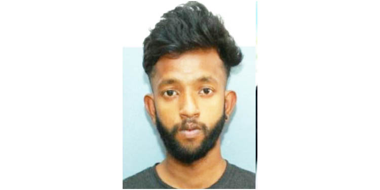 പ്രണയത്തിലായി വീട് വിട്ടിറങ്ങി ; ചെലവിന് മാര്ഗ്ഗമില്ലാതായപ്പോള് കാമുകിയോടൊപ്പം ബൈക്കിലെത്തി മാല പൊട്ടിച്ചു ; ചെന്നെത്തിയത് അഴിക്കുള്ളില് പ്രണയത്തിലായി വീട് വിട്ടിറങ്ങി ; ചെലവിന് മാര്ഗ്ഗമില്ലാതായപ്പോള് കാമുകിയോടൊപ്പം ബൈക്കിലെത്തി മാല പൊട്ടിച്ചു ; ചെന്നെത്തിയത് അഴിക്കുള്ളില്