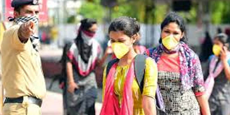 തിരുവനന്തപുരം കോര്പ്പറേഷന് കീഴിലെ മൂന്നുവാര്ഡുകള് ക്രിട്ടിക്കല് കണ്ടെയ്ന്മെന്റ് സോണായി പ്രഖ്യാപിച്ചു തിരുവനന്തപുരം കോര്പ്പറേഷന് കീഴിലെ മൂന്നുവാര്ഡുകള് ക്രിട്ടിക്കല് കണ്ടെയ്ന്മെന്റ് സോണായി പ്രഖ്യാപിച്ചു