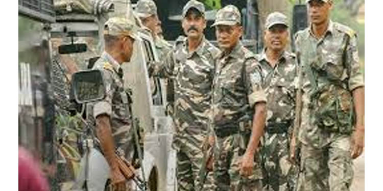 ഉദ്യോഗസ്ഥരെ ആക്രമിക്കാന് സാധ്യത : ഓഫീസുകള്ക്കും, വീടുകള്ക്കും സായുധ സേനയുടെ സുരക്ഷ ഉദ്യോഗസ്ഥരെ ആക്രമിക്കാന് സാധ്യത : ഓഫീസുകള്ക്കും, വീടുകള്ക്കും സായുധ സേനയുടെ സുരക്ഷ