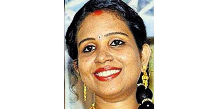 വീട്ടിലെ വാട്ടര് ടാങ്കിനുള്ളില് യുവതിയെ മരിച്ച നിലയില് കണ്ടെത്തി വീട്ടിലെ വാട്ടര് ടാങ്കിനുള്ളില് യുവതിയെ മരിച്ച നിലയില് കണ്ടെത്തി