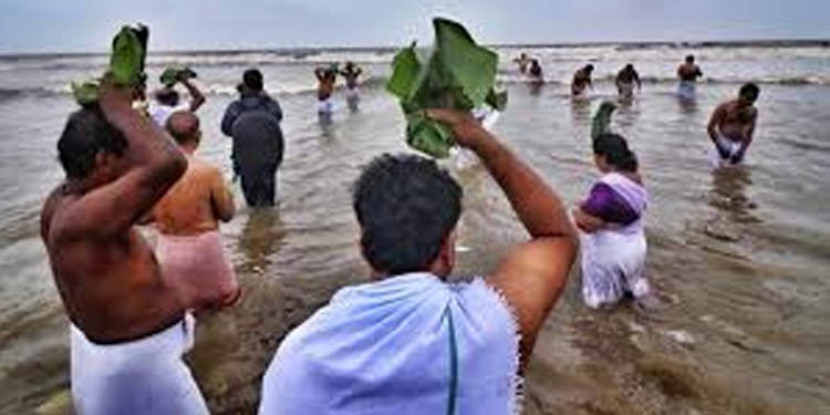 മലബാര് ദേവസ്വം ബോര്ഡിന് കീഴിലുളള ക്ഷേത്രങ്ങളില് ബലിതര്പ്പണo നടത്തുന്നതിന് വിലക്ക് മലബാര് ദേവസ്വം ബോര്ഡിന് കീഴിലുളള ക്ഷേത്രങ്ങളില് ബലിതര്പ്പണo നടത്തുന്നതിന് വിലക്ക്
