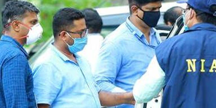 സ്വര്ണ്ണക്കടത്ത് കേസ് : കസ്റ്റഡിയിലെടുത്ത ബാഗ് തുറക്കാൻ എന്.ഐ.എയ്ക്ക് കോടതി അനുമതി സ്വര്ണ്ണക്കടത്ത് കേസ് : കസ്റ്റഡിയിലെടുത്ത ബാഗ് തുറക്കാൻ എന്.ഐ.എയ്ക്ക് കോടതി അനുമതി
