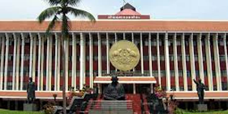 നിയമസഭയിലെ മുഴുവന് ജീവനക്കാരും തിങ്കളാഴ്ച മുതല് ജോലിയ്ക്ക് ഹാജരാകണം നിയമസഭയിലെ മുഴുവന് ജീവനക്കാരും തിങ്കളാഴ്ച മുതല് ജോലിയ്ക്ക് ഹാജരാകണം