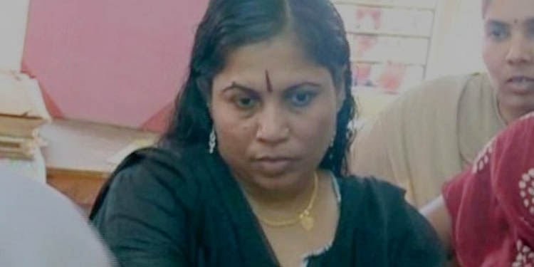 കോഴിക്കോട് വിജിലന്സ് കോടതി കഠിന തടവിന് ശിക്ഷിച്ച പി.കെ ബീനയെ സര്വീസില് നിന്നും സസ്പെന്റ് ചെയ്തു കോഴിക്കോട് വിജിലന്സ് കോടതി കഠിന തടവിന് ശിക്ഷിച്ച പി.കെ ബീനയെ സര്വീസില് നിന്നും സസ്പെന്റ് ചെയ്തു