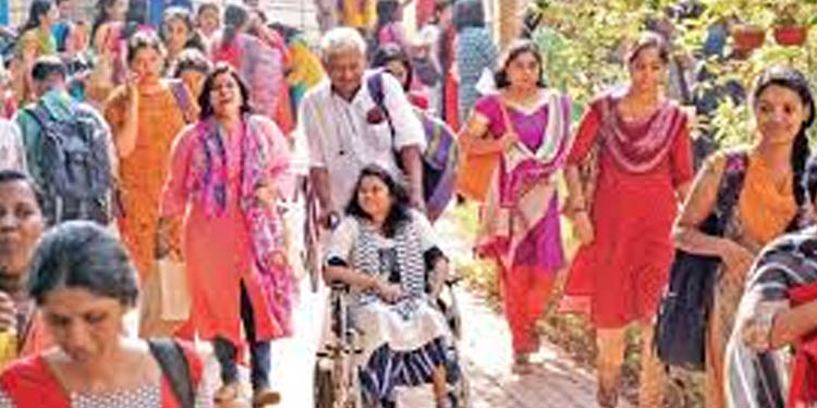കെ.എ.എസ് : ഹൈക്കോടതി ചട്ടം ലംഘിച്ചുള്ള പി.എസ്.സി നീക്കം വിവാദത്തിലേക്ക് കെ.എ.എസ് : ഹൈക്കോടതി ചട്ടം ലംഘിച്ചുള്ള പി.എസ്.സി നീക്കം വിവാദത്തിലേക്ക്