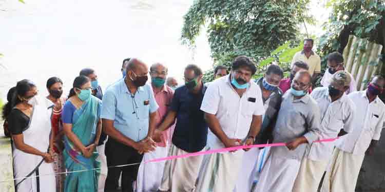 പ്രളയത്തില് തകര്ന്ന കടവുകള് പുനരുദ്ധരിച്ച് കോയിപ്രം ബ്ലോക്ക് പഞ്ചായത്ത് പ്രളയത്തില് തകര്ന്ന കടവുകള് പുനരുദ്ധരിച്ച് കോയിപ്രം ബ്ലോക്ക് പഞ്ചായത്ത്