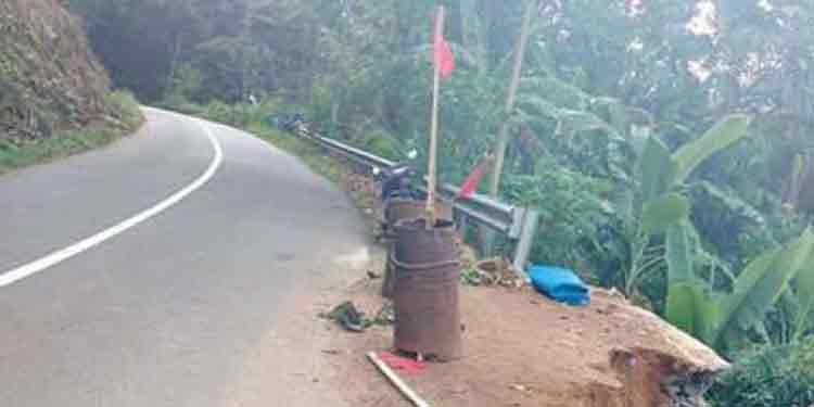 റാന്നി-ശബരിമല പാതയിലെ മരണ വളവുകൾ പ്രദേശവാസികൾക്ക് തലവേദനയാകുന്നു റാന്നി-ശബരിമല പാതയിലെ മരണ വളവുകൾ പ്രദേശവാസികൾക്ക് തലവേദനയാകുന്നു
