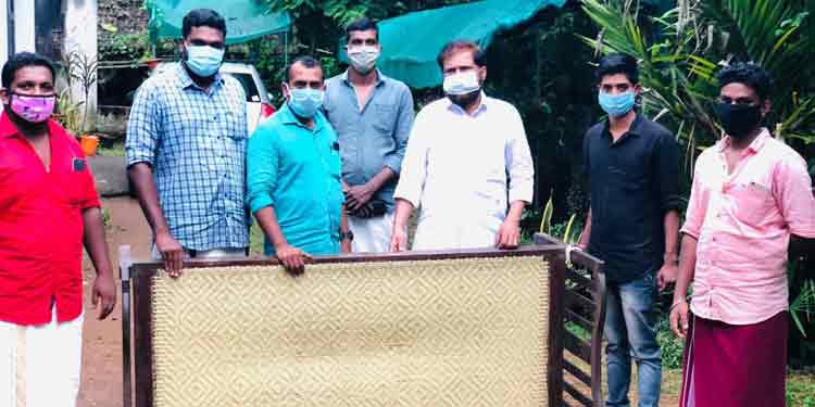 റാന്നിയിലെ കോവിഡ് ഫസ്റ്റ് ലൈൻ ട്രീറ്റ്മെന്റ് സെന്ററുകളിലേക്കുള്ള മുഴുവന് ഉപകരണങ്ങളും അവശ്യസാധനങ്ങളും നല്കാന് ഡി.വൈ.എഫ്.ഐ റാന്നിയിലെ കോവിഡ് ഫസ്റ്റ് ലൈൻ ട്രീറ്റ്മെന്റ് സെന്ററുകളിലേക്കുള്ള മുഴുവന് ഉപകരണങ്ങളും അവശ്യസാധനങ്ങളും നല്കാന് ഡി.വൈ.എഫ്.ഐ