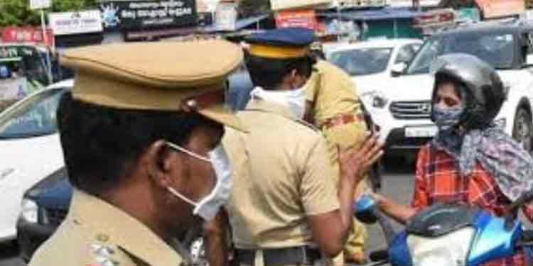 ചാവക്കാട് ബ്ലാങ്ങാട് മീൻചന്തയിൽ പോലീസിന്റെ മിന്നൽ പരിശോധന ; 30 പേർക്കെതിരെ കേസ് ചാവക്കാട് ബ്ലാങ്ങാട് മീൻചന്തയിൽ പോലീസിന്റെ മിന്നൽ പരിശോധന ; 30 പേർക്കെതിരെ കേസ്