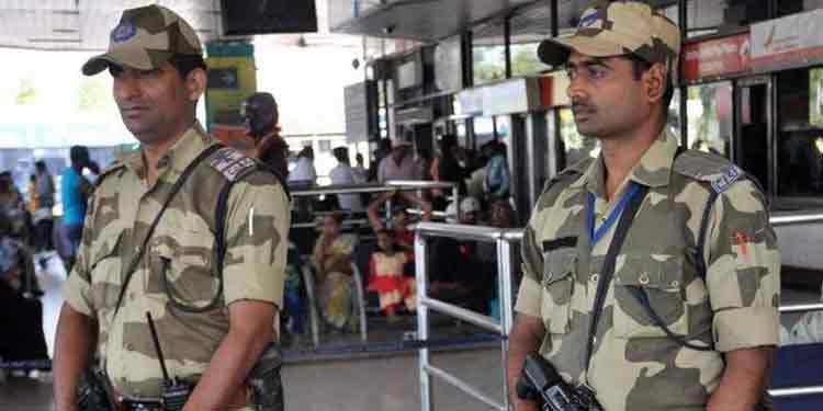 സ്വർണ്ണക്കടത്ത് : കസ്റ്റംസ് ഓഫീസുകൾക്കും അസിസ്റ്റന്റ് കമ്മീഷണർക്കും സിഐഎസ്എഫ് സുരക്ഷ സ്വർണ്ണക്കടത്ത് : കസ്റ്റംസ് ഓഫീസുകൾക്കും അസിസ്റ്റന്റ് കമ്മീഷണർക്കും സിഐഎസ്എഫ് സുരക്ഷ