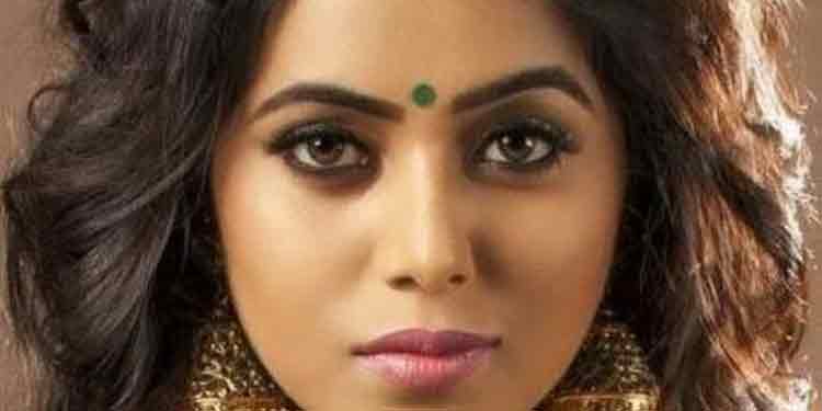 ബ്ലാക്ക് മെയിൽ കേസ് : നിർമ്മാതാവിനെ ചോദ്യം ചെയ്യും , അപരിചതർക്ക് നമ്പർ കൊടുക്കരുതെന്ന് ഫെഫ്ക ബ്ലാക്ക് മെയിൽ കേസ് : നിർമ്മാതാവിനെ ചോദ്യം ചെയ്യും , അപരിചതർക്ക് നമ്പർ കൊടുക്കരുതെന്ന് ഫെഫ്ക