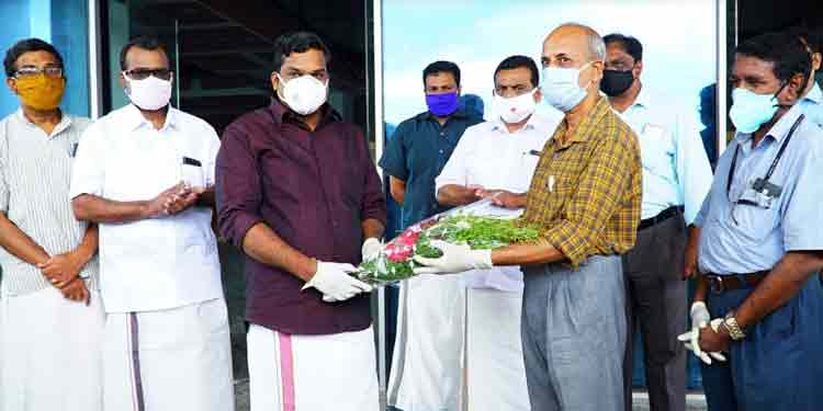 കോന്നി ഗവ.മെഡിക്കല് കോളജിന്റെ ശില്പ്പി അടൂര് പ്രകാശിനെ അകറ്റി നിര്ത്തി ; പ്രിന്സിപ്പല് ഓഫീസും സൂപ്രണ്ട് ഓഫീസും പ്രവര്ത്തനം തുടങ്ങി കോന്നി ഗവ.മെഡിക്കല് കോളജിന്റെ ശില്പ്പി അടൂര് പ്രകാശിനെ അകറ്റി നിര്ത്തി ; പ്രിന്സിപ്പല് ഓഫീസും സൂപ്രണ്ട് ഓഫീസും പ്രവര്ത്തനം തുടങ്ങി