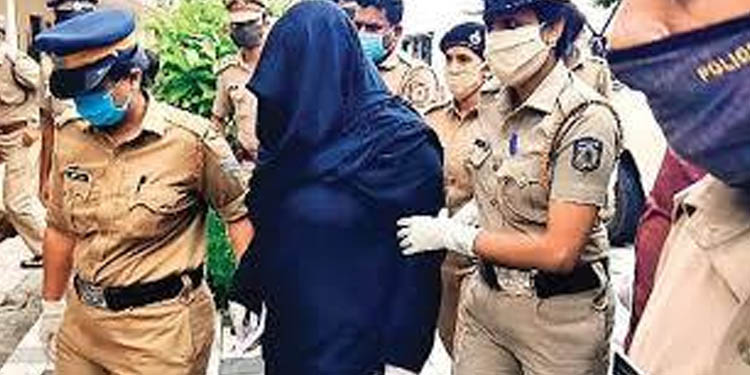 സ്വപ്ന സുരേഷ് നല്കിയ ജാമ്യാപേക്ഷയില് ഇന്ന് വാദം കേള്ക്കും സ്വപ്ന സുരേഷ് നല്കിയ ജാമ്യാപേക്ഷയില് ഇന്ന് വാദം കേള്ക്കും