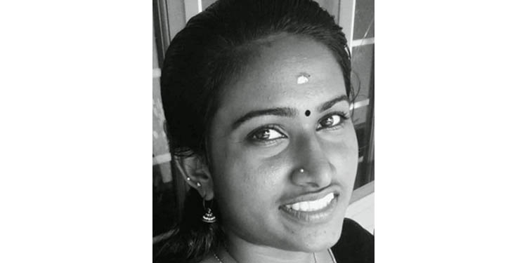 ബിരുദ വിദ്യാര്ഥിനിയെ വീടിനുള്ളില് തൂങ്ങി മരിച്ച നിലയില് കണ്ടെത്തി ബിരുദ വിദ്യാര്ഥിനിയെ വീടിനുള്ളില് തൂങ്ങി മരിച്ച നിലയില് കണ്ടെത്തി