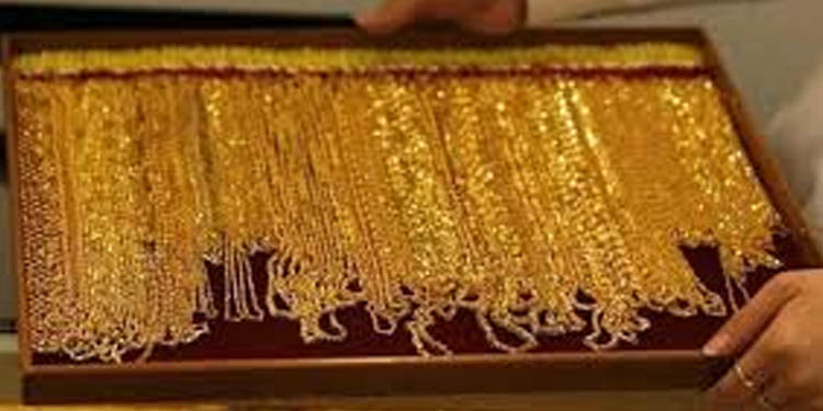 സ്വര്ണവില വീണ്ടും താഴോട്ട് : ഇന്ന് പവന്റെ വിലയില് 560 രൂപയുടെ കുറവ് സ്വര്ണവില വീണ്ടും താഴോട്ട് : ഇന്ന് പവന്റെ വിലയില് 560 രൂപയുടെ കുറവ്