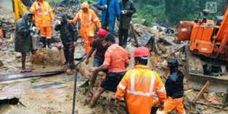 പെട്ടിമുടിയില് തിരച്ചിലിനെത്തിയ സംഘത്തിലെ ഒരാള്ക്ക് കോവിഡ് പെട്ടിമുടിയില് തിരച്ചിലിനെത്തിയ സംഘത്തിലെ ഒരാള്ക്ക് കോവിഡ്
