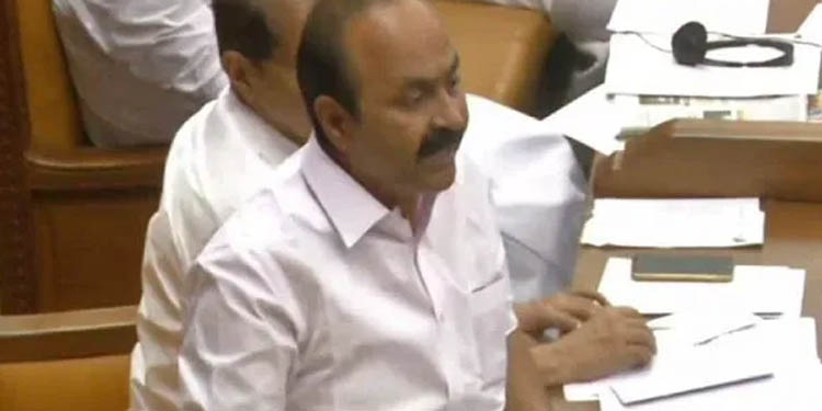 കള്ളന്മാര് മുഖ്യമന്ത്രിയുടെ ക്യാബിനില് ഒളിച്ചിരിക്കുകയാണ് : വി ഡി സതീശന് കള്ളന്മാര് മുഖ്യമന്ത്രിയുടെ ക്യാബിനില് ഒളിച്ചിരിക്കുകയാണ് : വി ഡി സതീശന്