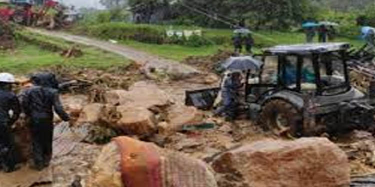 രാജമല മണ്ണിടിച്ചില് : കാണാതായവരില് 6 പേരുടെ മൃതദേഹങ്ങള് കൂടി കണ്ടെടുത്തു രാജമല മണ്ണിടിച്ചില് : കാണാതായവരില് 6 പേരുടെ മൃതദേഹങ്ങള് കൂടി കണ്ടെടുത്തു