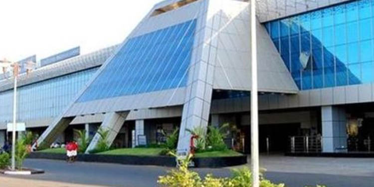 കരിപ്പൂര് വിമാനത്താവളo : അമേരിക്കന് കെ.എം.സി.സി ഹൈക്കോടതിയിലേയ്ക്ക് കരിപ്പൂര് വിമാനത്താവളo : അമേരിക്കന് കെ.എം.സി.സി ഹൈക്കോടതിയിലേയ്ക്ക്