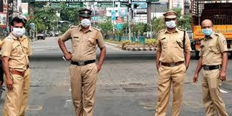 പോലീസുകാരില് കൊവിഡ് പടര്ന്ന് പിടിക്കുന്നു ; കോഴിക്കോട് അസിസ്റ്റന്റ് കമ്മീഷണര്ക്കും അയിരൂര് പോലീസ് സ്റ്റേഷനിലെ 15 പോലീസുകാര്ക്കും കൊവിഡ് പോലീസുകാരില് കൊവിഡ് പടര്ന്ന് പിടിക്കുന്നു ; കോഴിക്കോട് അസിസ്റ്റന്റ് കമ്മീഷണര്ക്കും അയിരൂര് പോലീസ് സ്റ്റേഷനിലെ 15 പോലീസുകാര്ക്കും കൊവിഡ്