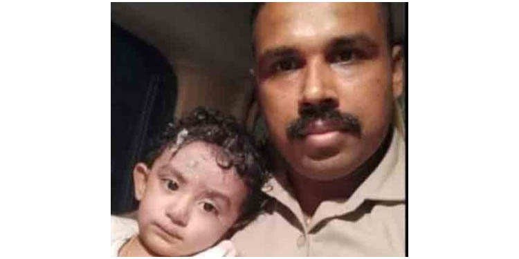 കരിപ്പൂരില് വിമാനാപകടത്തില് ഒറ്റപ്പെട്ട കുഞ്ഞിന്റെ മാതാപിതാക്കളെ കണ്ടെത്തി കരിപ്പൂരില് വിമാനാപകടത്തില് ഒറ്റപ്പെട്ട കുഞ്ഞിന്റെ മാതാപിതാക്കളെ കണ്ടെത്തി