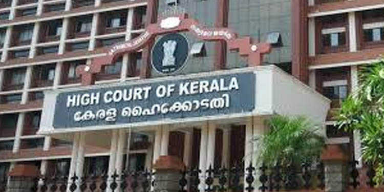 മാധ്യമങ്ങള്ക്ക് നിയന്ത്രണം ഏര്പ്പെടുത്തണം : പൊതുതാല്പര്യ ഹര്ജി കേരള ഹൈക്കോടതി തള്ളി മാധ്യമങ്ങള്ക്ക് നിയന്ത്രണം ഏര്പ്പെടുത്തണം : പൊതുതാല്പര്യ ഹര്ജി കേരള ഹൈക്കോടതി തള്ളി