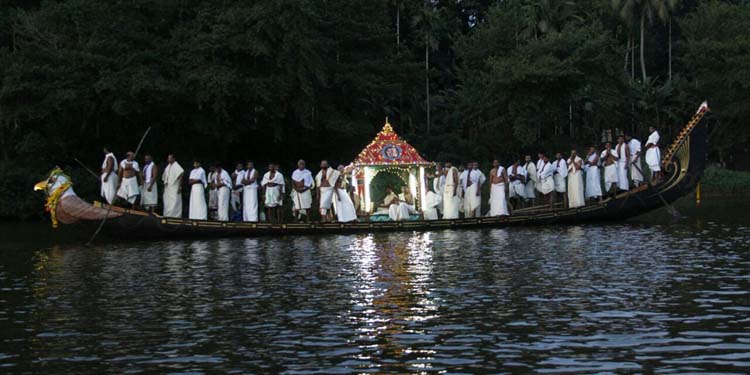 ഓണ വിഭവങ്ങളുമായി തിരുവോണത്തോണി ഇന്ന് യാത്ര തിരിക്കും ഓണ വിഭവങ്ങളുമായി തിരുവോണത്തോണി ഇന്ന് യാത്ര തിരിക്കും