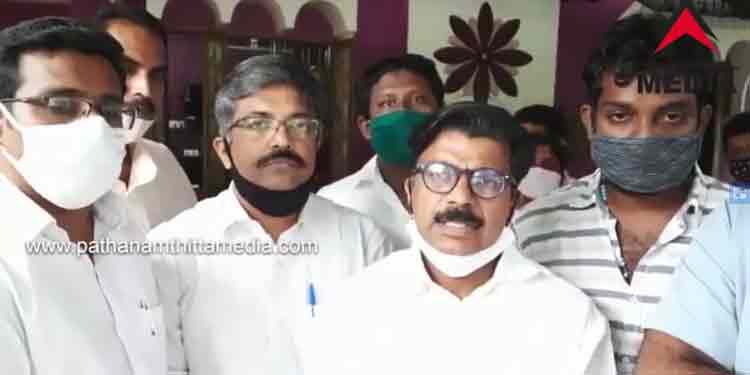 നീതിക്കുവേണ്ടിയുള്ള പോരാട്ടത്തില് കെ.പി.സി.സി യുടെ പിന്തുണയുമായി മാത്യു കുഴല്നാടന് മത്തായിയുടെ ഭവനത്തില് നീതിക്കുവേണ്ടിയുള്ള പോരാട്ടത്തില് കെ.പി.സി.സി യുടെ പിന്തുണയുമായി മാത്യു കുഴല്നാടന് മത്തായിയുടെ ഭവനത്തില്