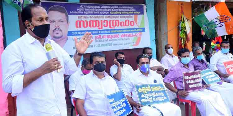 പി.പി മത്തായിയുടെ കൊലയാളികളെ അറസ്റ്റ് ചെയ്യണം ; മലയാലപ്പുഴയില് കോൺഗ്രസ് സത്യാഗ്രഹം നടത്തി പി.പി മത്തായിയുടെ കൊലയാളികളെ അറസ്റ്റ് ചെയ്യണം ; മലയാലപ്പുഴയില് കോൺഗ്രസ് സത്യാഗ്രഹം നടത്തി