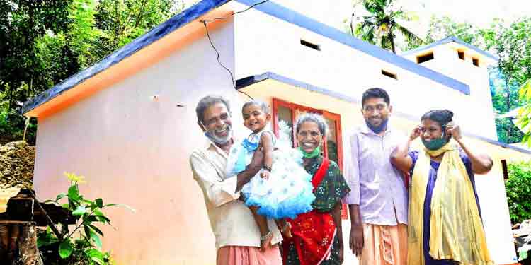 പൊന് ചിങ്ങത്തില് ലൈഫ് വീടിന്റെ തണലില് സൗദാമിനിയും കുടുംബവും പൊന് ചിങ്ങത്തില് ലൈഫ് വീടിന്റെ തണലില് സൗദാമിനിയും കുടുംബവും