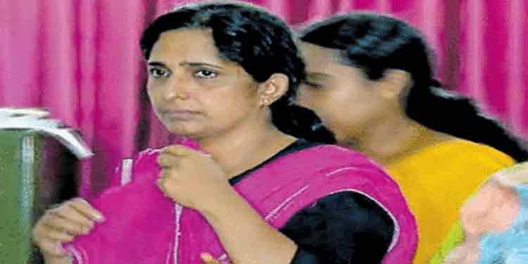കൂടത്തായി കൊലപാതകo : വ്യാജ ഒസ്യത്തില് ഒപ്പുവെച്ച നോട്ടറി അഭിഭാഷകനെ പ്രതിയാക്കി കുറ്റപത്രം സമര്പ്പിച്ചു കൂടത്തായി കൊലപാതകo : വ്യാജ ഒസ്യത്തില് ഒപ്പുവെച്ച നോട്ടറി അഭിഭാഷകനെ പ്രതിയാക്കി കുറ്റപത്രം സമര്പ്പിച്ചു