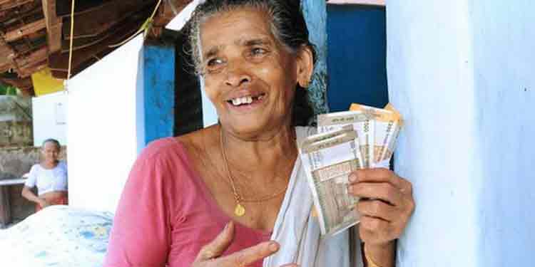 ട്രഷറി മുഖേനയുള്ള ഓണം അലവന്സും പെന്ഷന് വിതരണവും ആരംഭിച്ചു ട്രഷറി മുഖേനയുള്ള ഓണം അലവന്സും പെന്ഷന് വിതരണവും ആരംഭിച്ചു